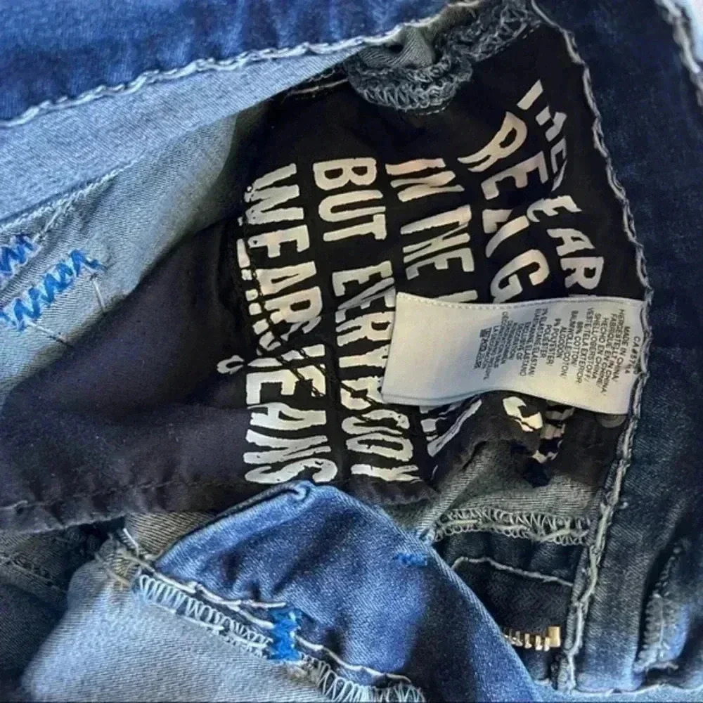 True Religion Men Ricky Straight Flap Super T Relaxed Cut Off Denim shor… - Picture 10 of 15